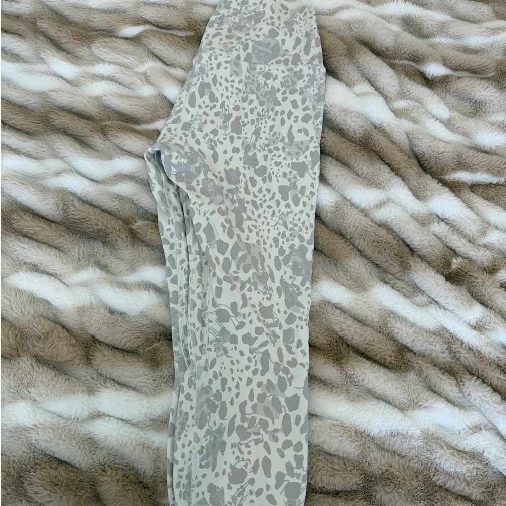 Lululemon leopard patterned Leggings - image 4